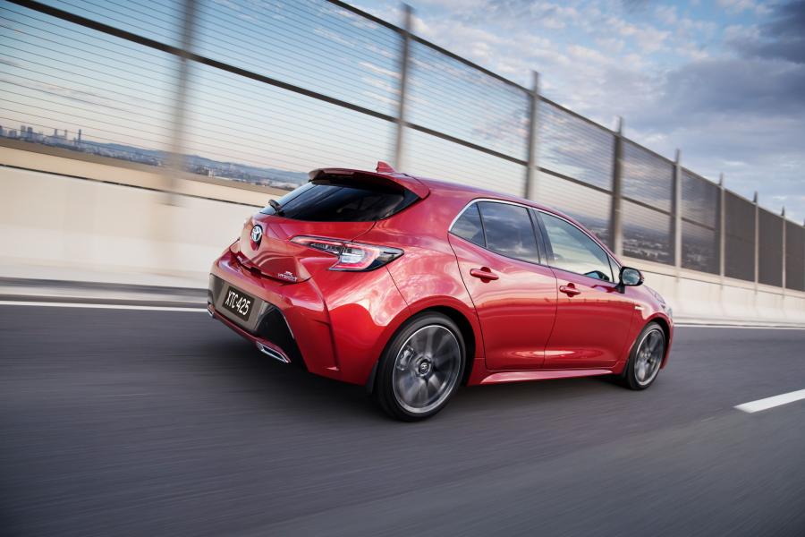  Toyota Corolla ZR Hybrid 2018 года  (AU) (фото 19 из 30)